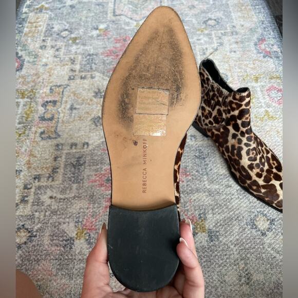 Rebecca Minkoff Women Maydsin Leopard Pointed Toe Calfskin Ankle Boots Size 7 - Picture 3 of 9